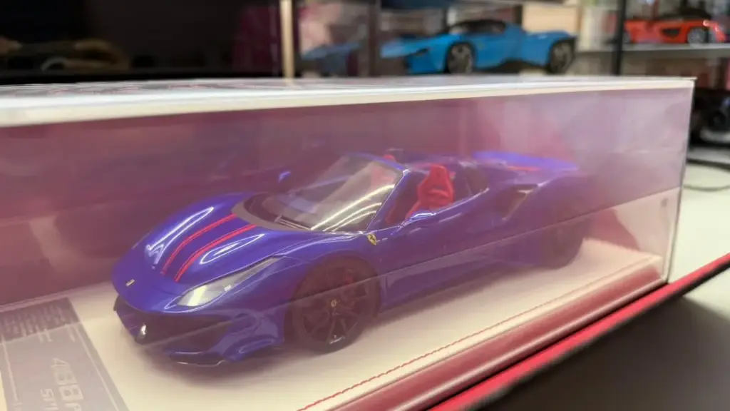 1:18 Ferrari 488 Pista Blu Electrico by DINO MODELS